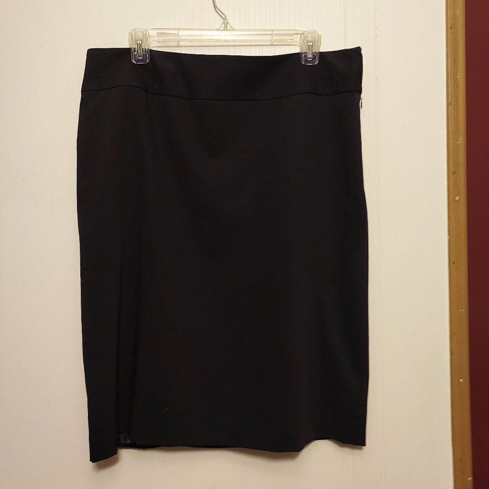 Liz Claiborne 14 T waist is 36 length 25 EX COND  Navy Blue